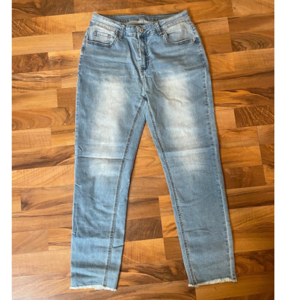 Medium-Light Blue Skinny Jeans with Frayed Ankles – Size 10
